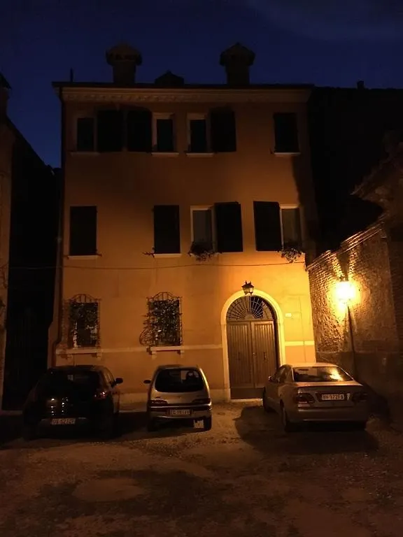 Nel cuore di Ferrara 0*,